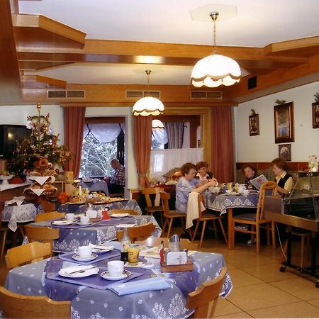 Gasthof Pension St. Wolfgang Kirchberg am Wechsel Esterno foto