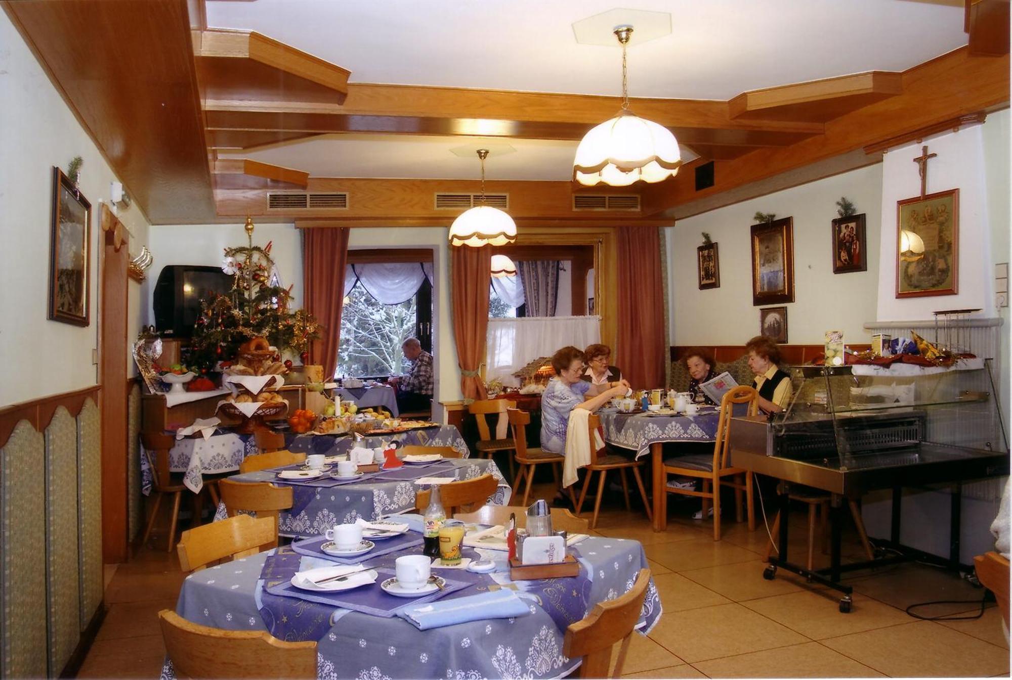 Gasthof Pension St. Wolfgang Kirchberg am Wechsel Esterno foto
