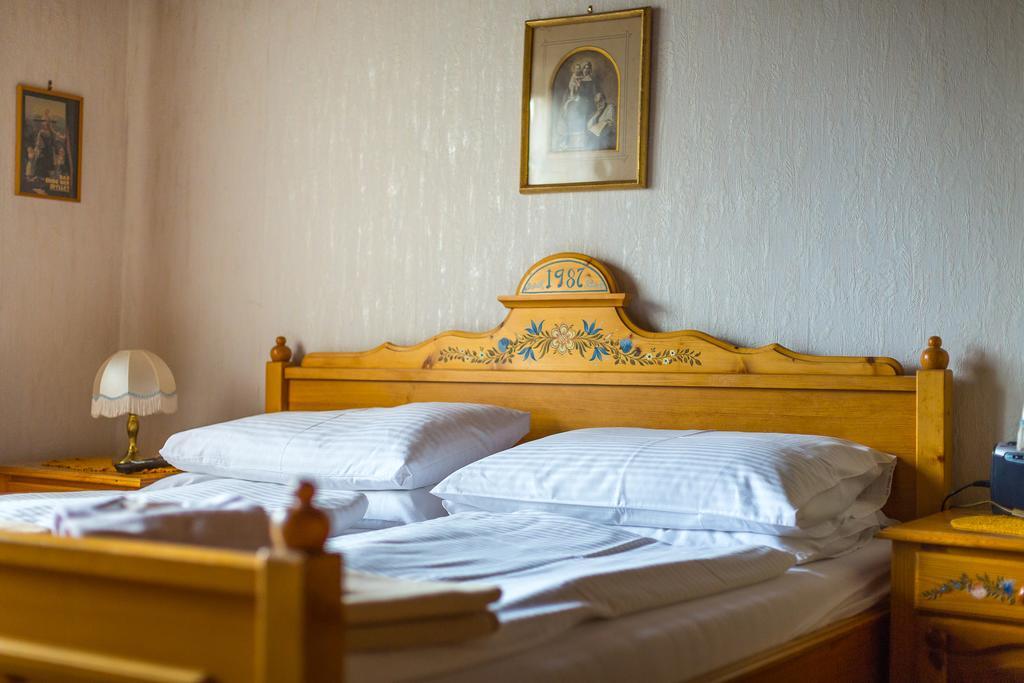 Gasthof Pension St. Wolfgang Kirchberg am Wechsel Esterno foto